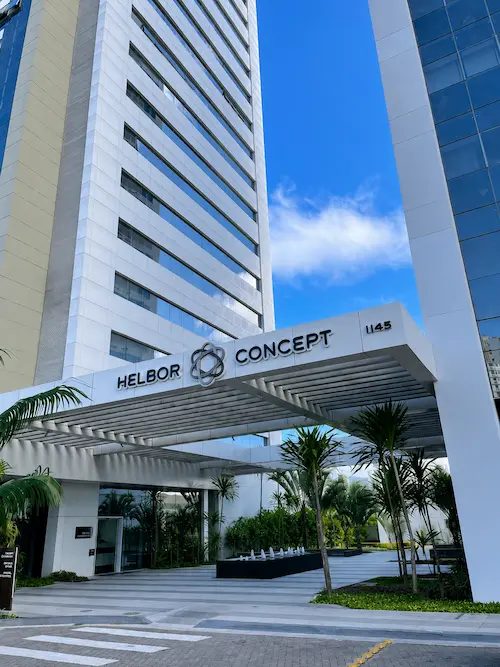 Entrada do Edifício Helbor Concept, sede da OxBrand em Mogi das Cruzes